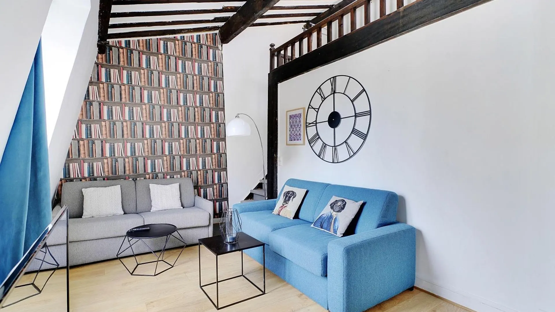 Parisian Charm In The Heart Of The Marais ! *