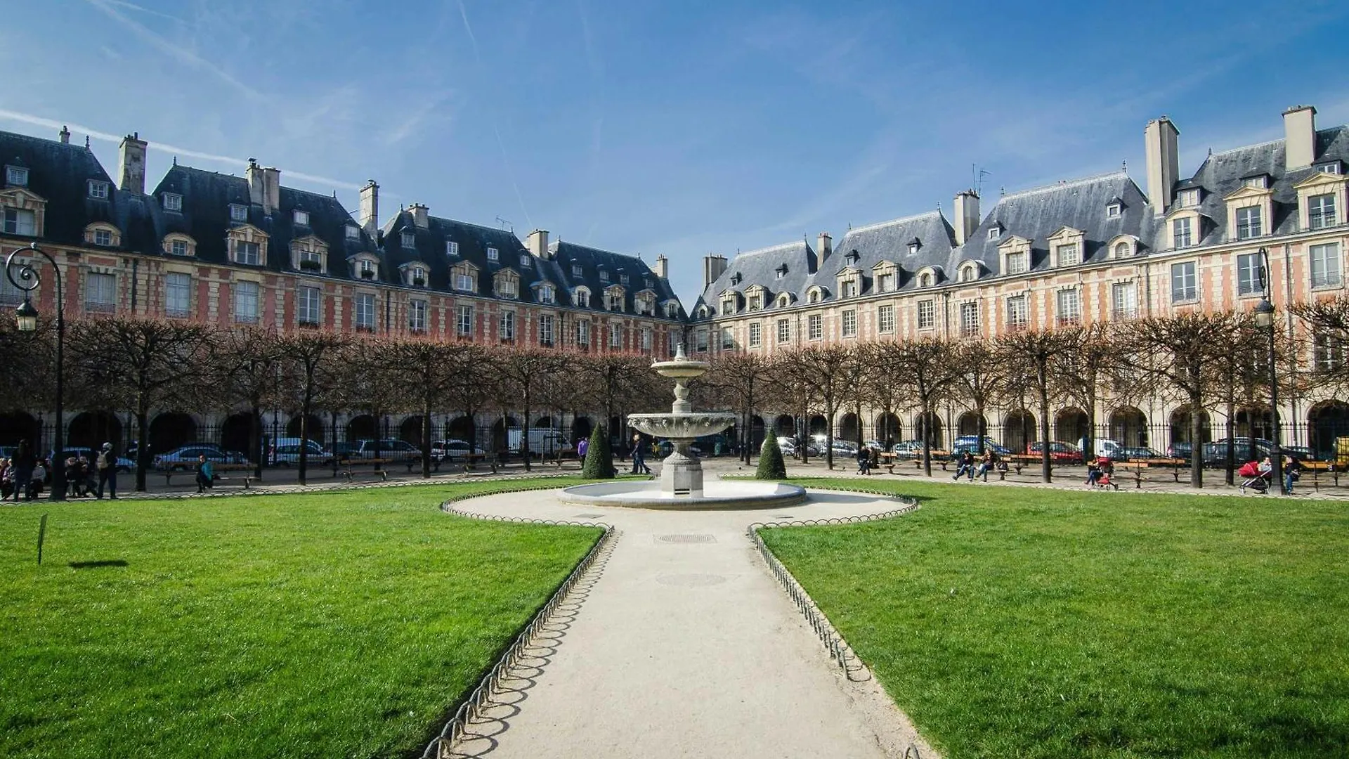 Parisian Charm In The Heart Of The Marais ! Paris